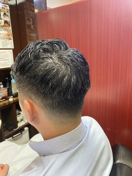 ヒロギンザ 新橋日比谷口店(HIRO GINZA) ビジネスローフェード　新橋　理容室　床屋　ヒロ銀座