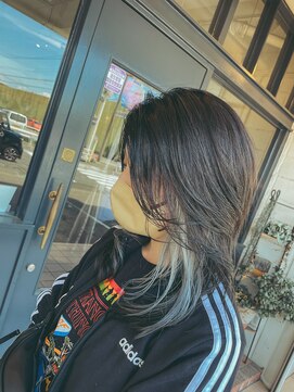 オルシェット(olchette) レイヤースタイルとインナーカラー(ホワイト)