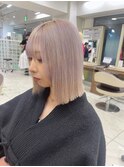 ホワイトベージュカラー