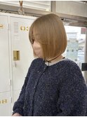 ベージュ×ボブ