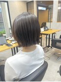 短めの切りっぱなしボブ