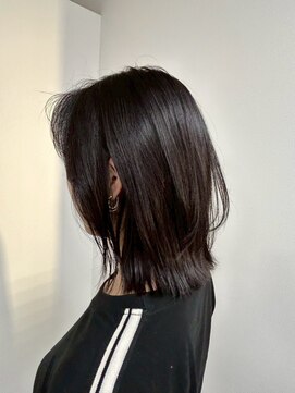 ビーグレイス パティオ レイヤーボブスタイル×20代透け感ナチュラルブラック