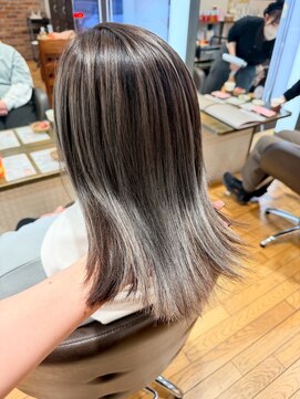 ヴァンカウンシル 一宮店(VAN COUNCIL) シルバー系ハイライト 白髪ボカシも対応○髪質改善Trと相性◎