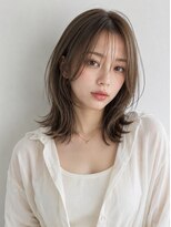 クララジャパン ハカタエキマエ(CLALA JAPAN Hakataekimae)&nbsp;大人の抜け感ミディ × 透明感グレージュ【古賀義大】