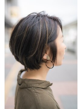 クラメール 黒崎コムシティ店(Kraemer) 【Kraemer友塚】グレージュ&ハイライトを効かせたショートボブ