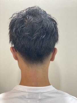 グレイスフルバーバー 赤坂見附店 フェードブロックアップバングスタイル