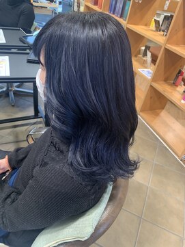 ソワンドゥブレス 瓜破店(soin de brace) ブルーブラック