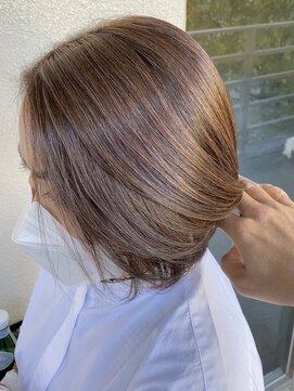 ロエ 平尾山荘(loe) 【脱白髪染めハイライト】×上品な大人の艶髪ショート/平尾/高宮