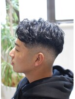 ハングアウト(Hangout)&nbsp;バーバースタイル/フェードカット/パーマスタイル/メンズパーマ