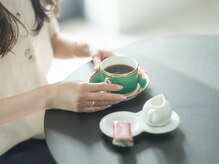 オーバーザムーン(Over The Moon)の雰囲気(季節のこだわりドリンクを施術の待ち時間に楽しめます。)