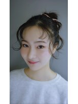 シア(sia)&nbsp;ルーズなアップスタイル/ヘアセット