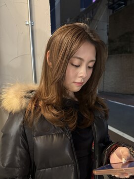 スタン 渋谷(Stam) ミルクティーアッシュグレージュミディアムロングウルフ30代