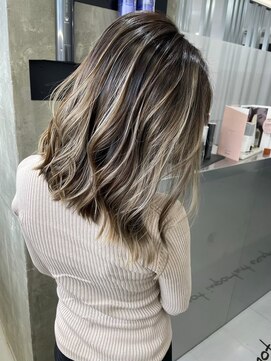 キング 枚方店(K!ng) 縮毛矯正髪質改善ハイライトレイヤーカット枚方美容室エクステ