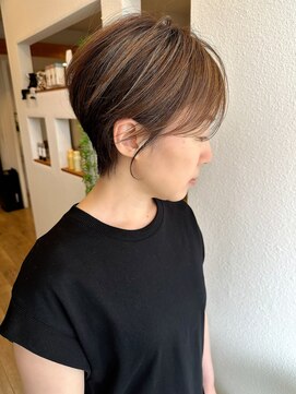 クマ(kuma.) 大人可愛い20代30代40代前下がりショートボブ丸みショート◎