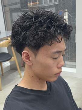 フィフス 天神大名(fifth) 福岡大名メンズパーマスパイキーショートスパイラルパーマ30代