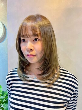 ブルーメ(Blume...) レイヤーカット/オリーブベージュ/透明感カラー