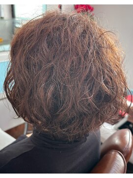 くせ毛ショートスタイル