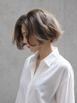 ビュートリアム 梅田(BEAUTRIUM) ショート/フレンチボブ/外ハネ/30代/40代/梅田/