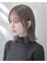 ソッカ(socca)&nbsp;切りっぱなしミディアムレイヤーボブ