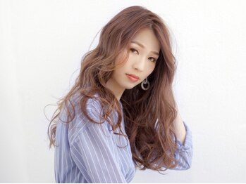 オースト ヘアー ステラ 新宿店(Aust hair Stella)の写真/【新宿西口1分】オシャレを楽しみたいけどケアにもこだわりたい!そんな大人女性のためのメニューをご用意☆