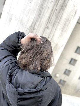 リバレッジ 広尾(Leverage) 大人ハイライト切りっぱなしボブ【広尾、恵比寿】担当:尾上
