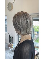 レポ(LEPO)&nbsp;脱白髪染め◎くびれミディ～アッシュグレイ