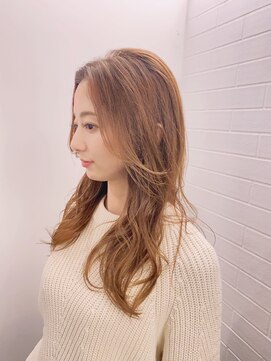 ピース トウキョウ(PEACE TOKYO) 顔周りに動きのあるロングヘア