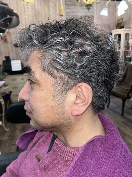 ヘアドゥアイザワ(Hair-do AIZAWA) ムロ氏風パーマスタイル