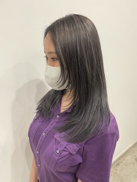 カットアンドトータルビューティ ヴァンキャトル(Cut&Total Beauty VINGT QUATRE) 【フェイスレイヤー】ダークシルバーカラースタイル◎
