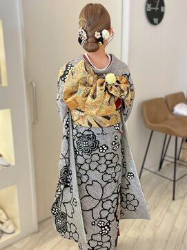 ロイオブジゼル(roi of GiseL) ヘアセット 成人式 卒業式 振袖 袴 タイトシニオン カチモリ