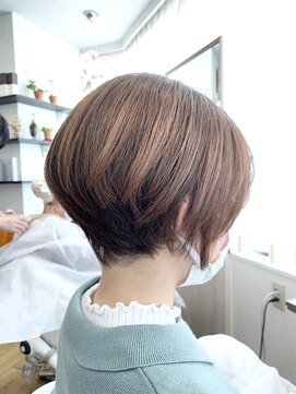 シュヴー 築地(CHEVEUX) ショート+明るい白髪染め（白髪ぼかし）