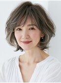 40代白髪ぼかしショートボブベージュ