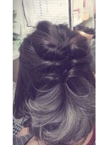 ヘアー バイ ミーズ(hair by Mii’s) グラデーションcolor/グレージュ/シルバー 