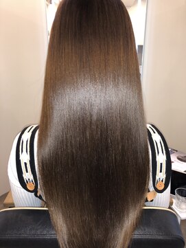 アールサロン アオヤマ(Rr SALON AOYAMA) プラチナミネコラストレート