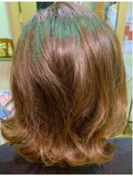 レアヘアー(Le'a hair) 外ハネボブ×ゴールドベージュ