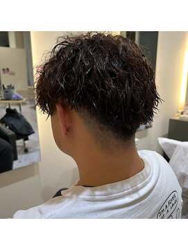 ウィスタリアフィールドプランシュ(WISTARIA FIELD-PLANCHES) ツイストスパイラルパーマで無造作×立体感を演出！