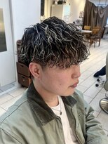 テトラ バイ ネオリーブ 横浜西口店(tetra by neolive)&nbsp;波巻きパーマ　ハイライト　ブリーチ　横浜