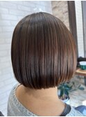ショートボブ/ニュアンスカラー/センターパート/ブルージュ
