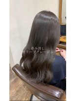 サク(Sac.)&nbsp;今っぽい柔らかいオリーブグレージュ Sac.一澤幸奈