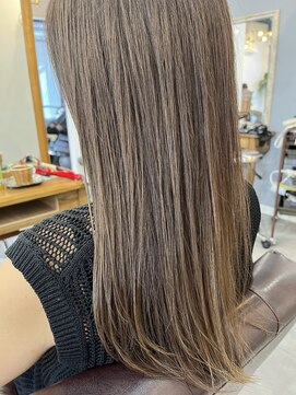 レイリー(LAiLy) グレイカラー　ハイトーン　サンドベージュ