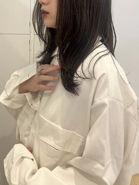 エイチ 梅田(H) タッセルボブショートウルフくびれボブミディアムベリーショート