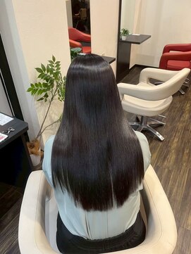 ヨンセンチメートルヒロサカ(4cm HIROSAKA) 髪質育成縮毛矯正