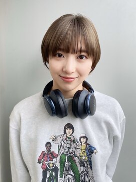エアー 青山(AIR) 前髪あり耳掛け丸みくびれショートボブ20代30代40代50代