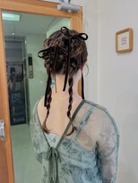 髪と自然&nbsp;ツイストツイン×ベロアリボンアレンジ