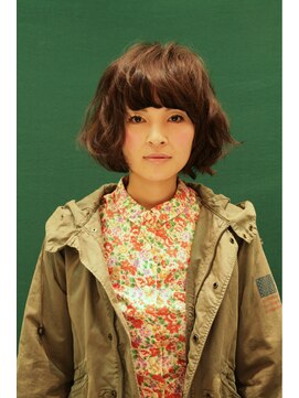 ボタンヘアー 日吉(BoTaN HAIR) スモーキーなリラックス感が演出する、ミリタリーボブ
