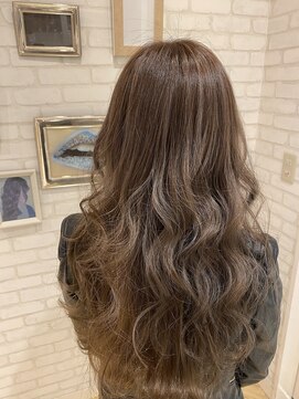 アイコニック 日進梅森台店(ICONIQ) ビターベージュ