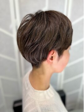 ツムグ 代官山店(TUMUGU) 脱白髪染め白髪ぼかしシアーベージュ大人可愛い透明感ショート