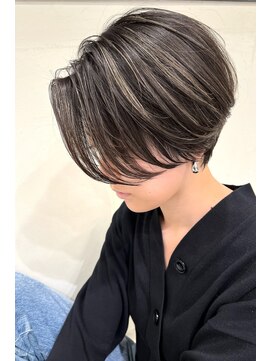 トルネード(TORNADO) グレージュハイライト前下がりショート白髪ぼかし n3.22