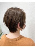 ショートボブ×サンドベージュ