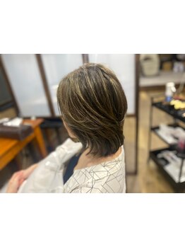 "高明度カラー"で質感も自由自在♪グレイカラーでも明るく透明感のある髪色が叶うからオシャレを楽しめる♪